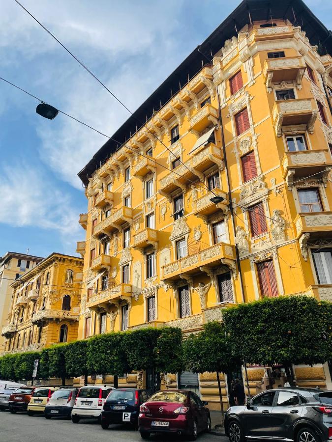 Apartment Retro-chic In La Spezia