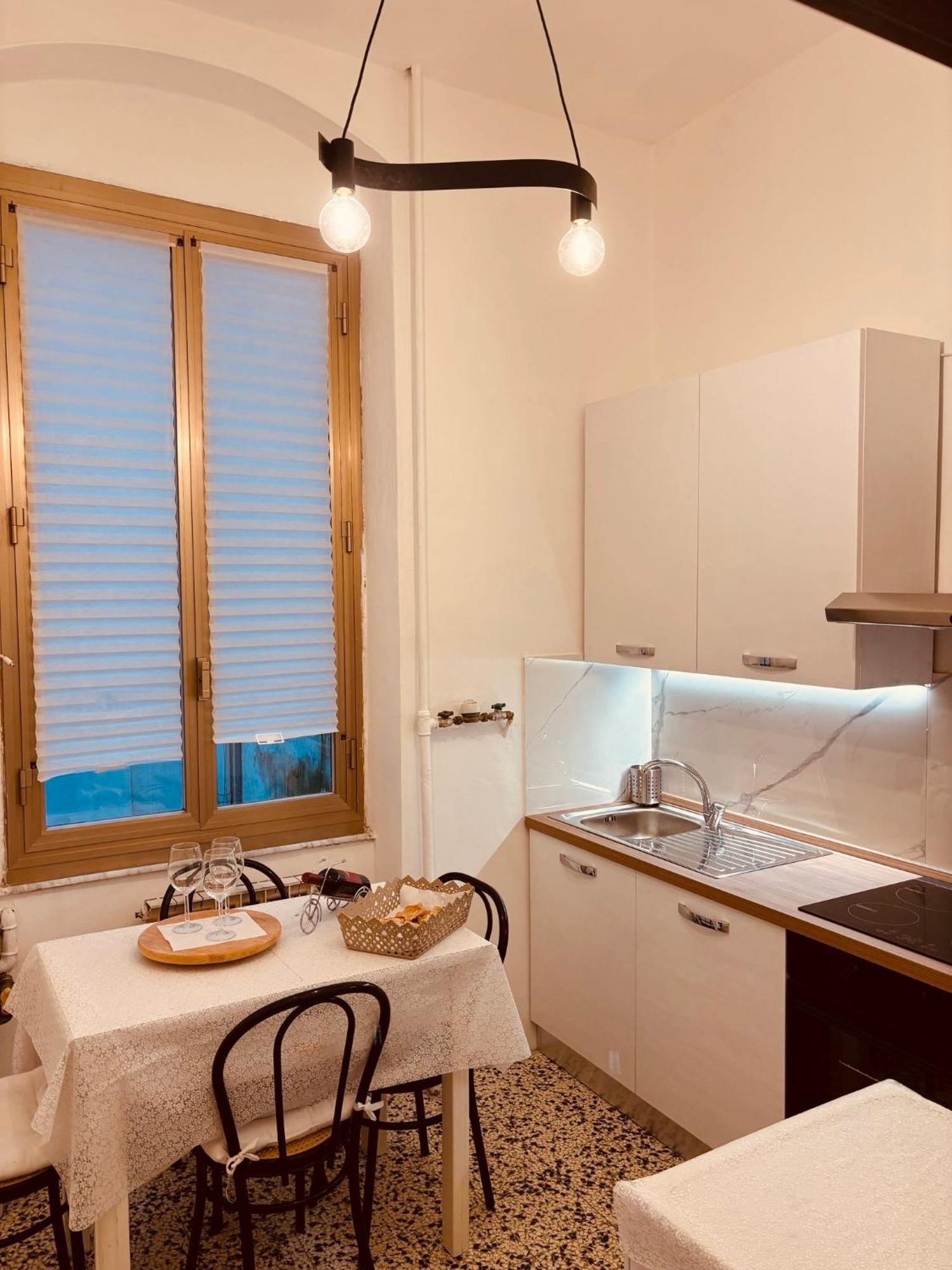 Apartment Retro-chic In La Spezia
